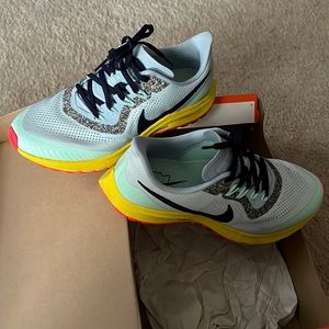 Brand new WORN ONCE!!!! Size 8.5.